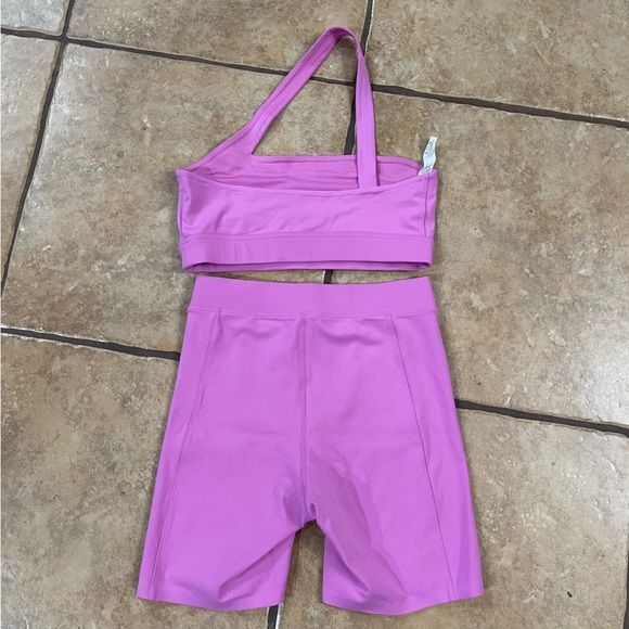 Le Ore | Sorelle One Shoulder Bra + Biker Shorts Size: XS/S - Picture 4 of 5